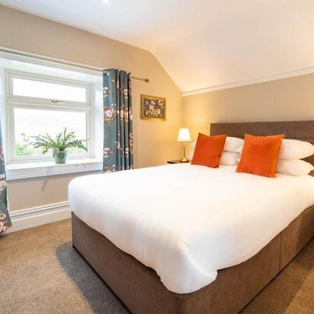 Bed and Breakfast Adams Townhouse Дингл Экстерьер фото