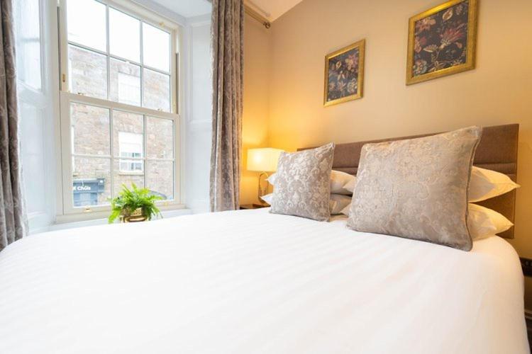 Bed and Breakfast Adams Townhouse Дингл Экстерьер фото