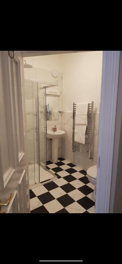 Bed and Breakfast Adams Townhouse Дингл Экстерьер фото